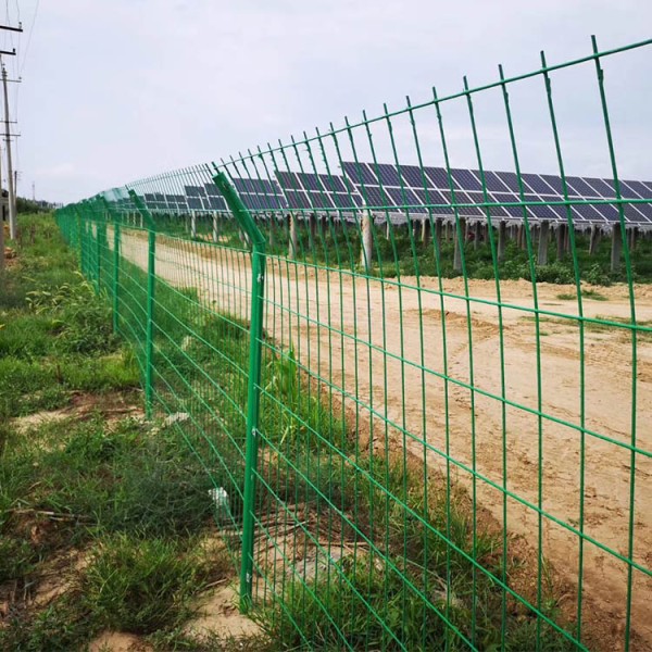 低碳铁丝护栏网 园林路边临时围蔽绿色荷兰网